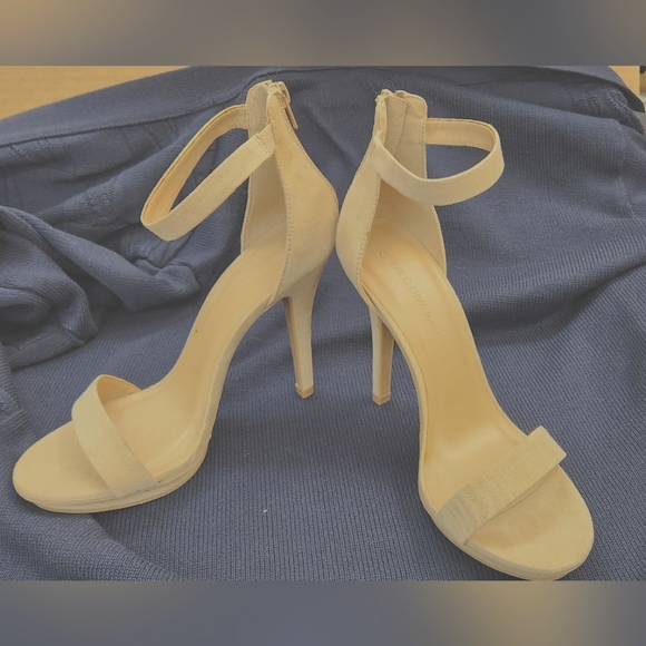 NWT Sexy Wild Diva Stiletto 4.75" Heels Open Toe Ankle Strap Size 9 - Picture 2 of 9